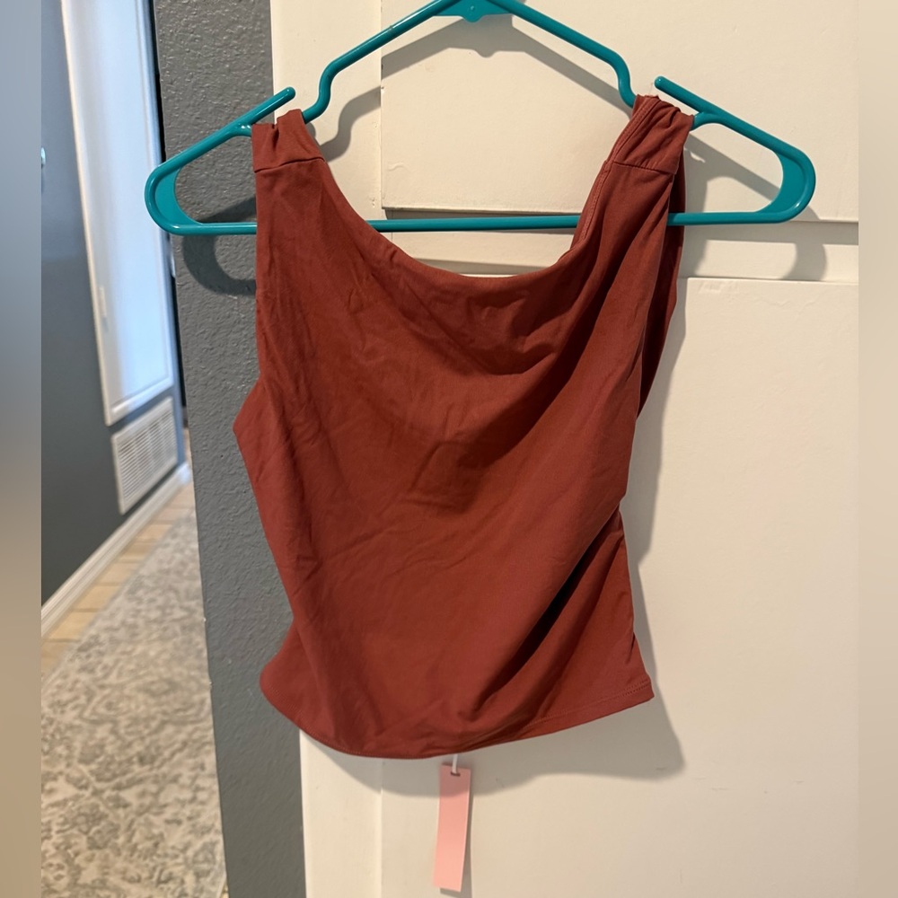 Qinsen Fit and Comfort Low back crop top